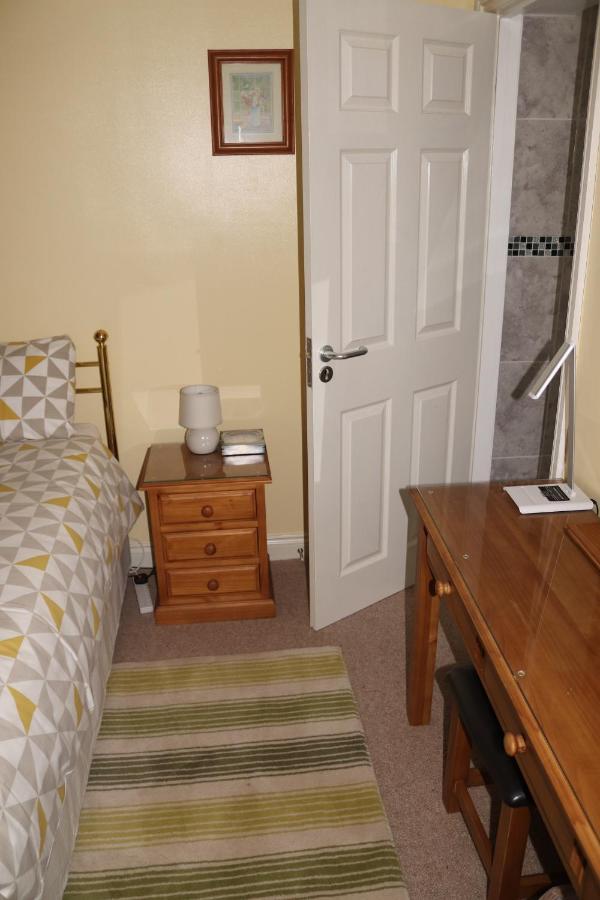 스윈던 Highworth House B&B 외부 사진