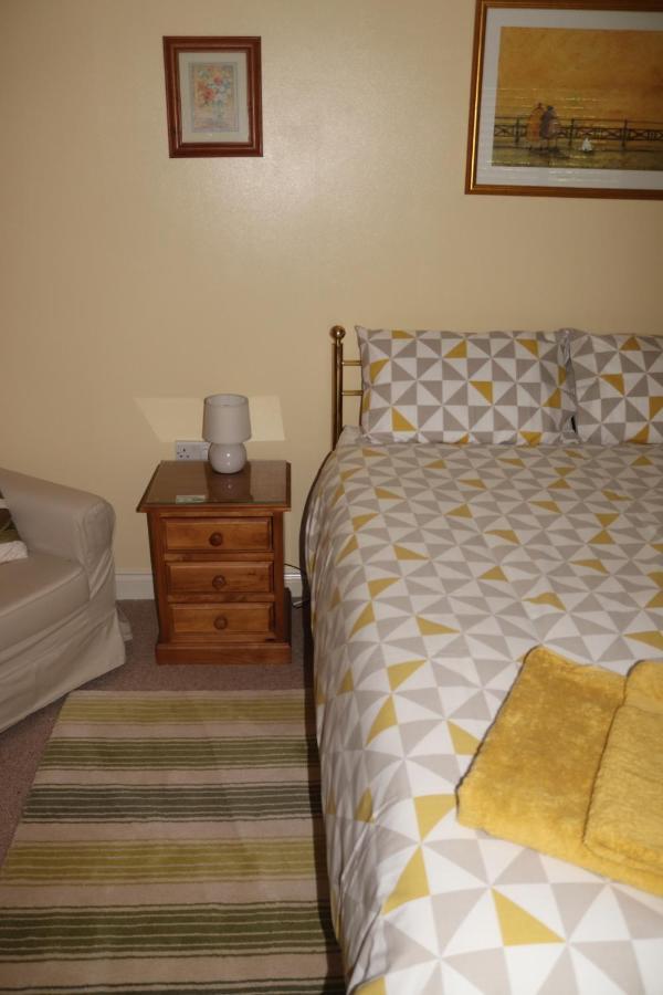 스윈던 Highworth House B&B 외부 사진