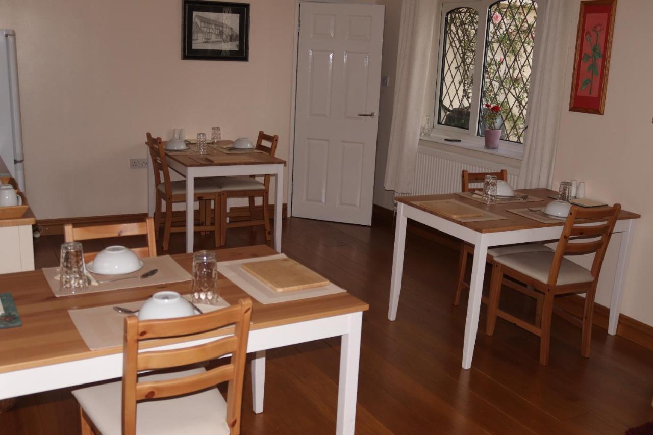 스윈던 Highworth House B&B 외부 사진