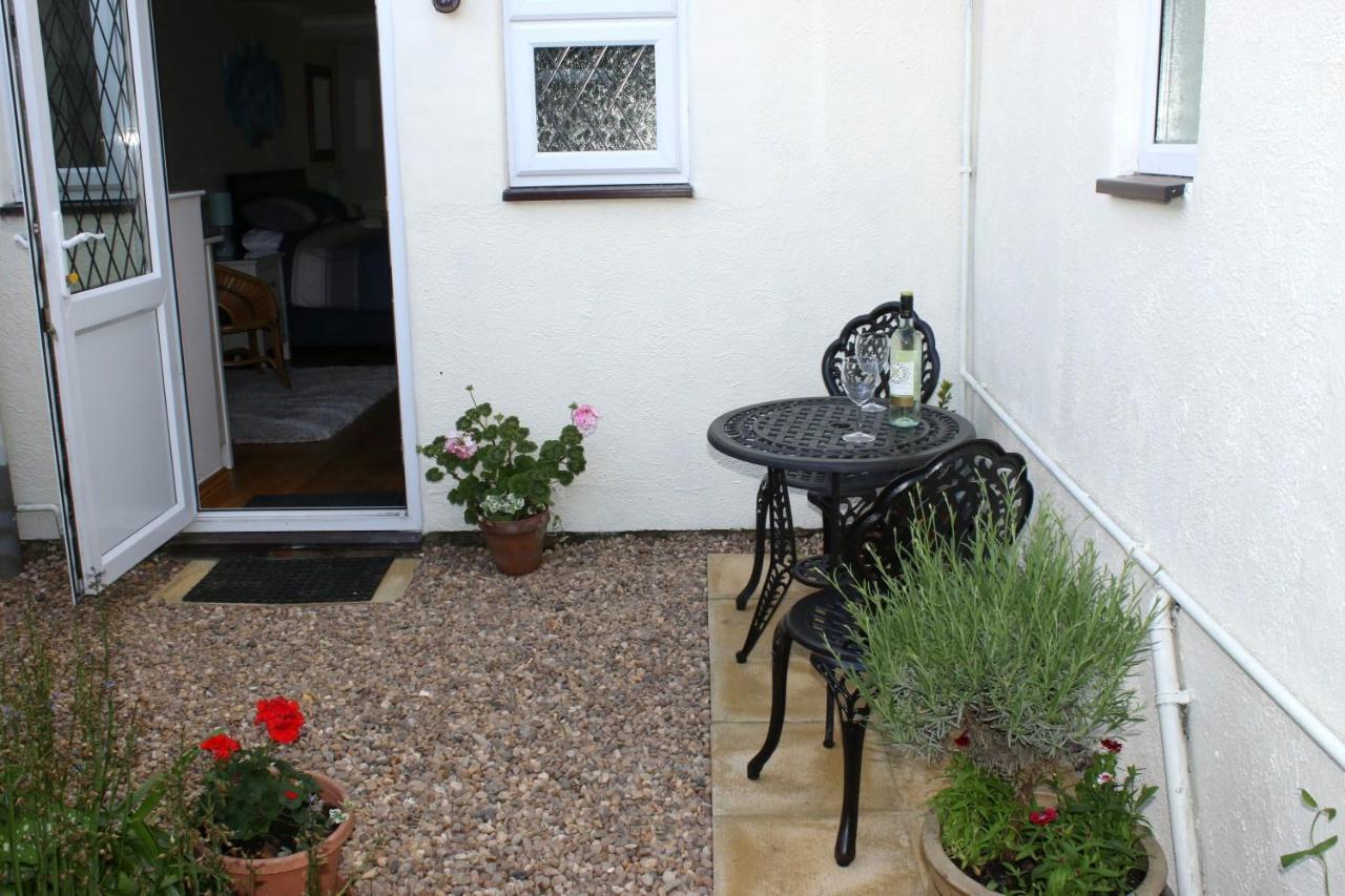 스윈던 Highworth House B&B 외부 사진