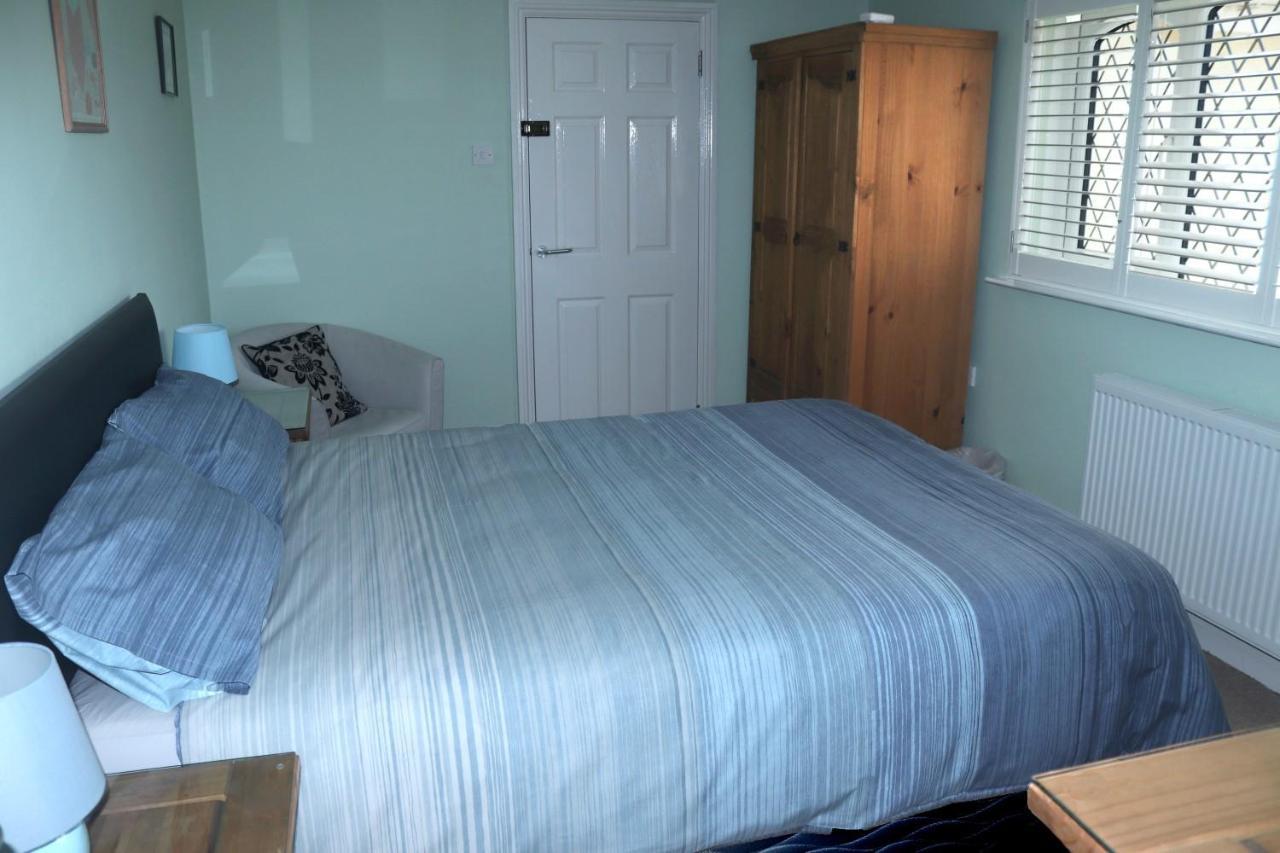 스윈던 Highworth House B&B 외부 사진
