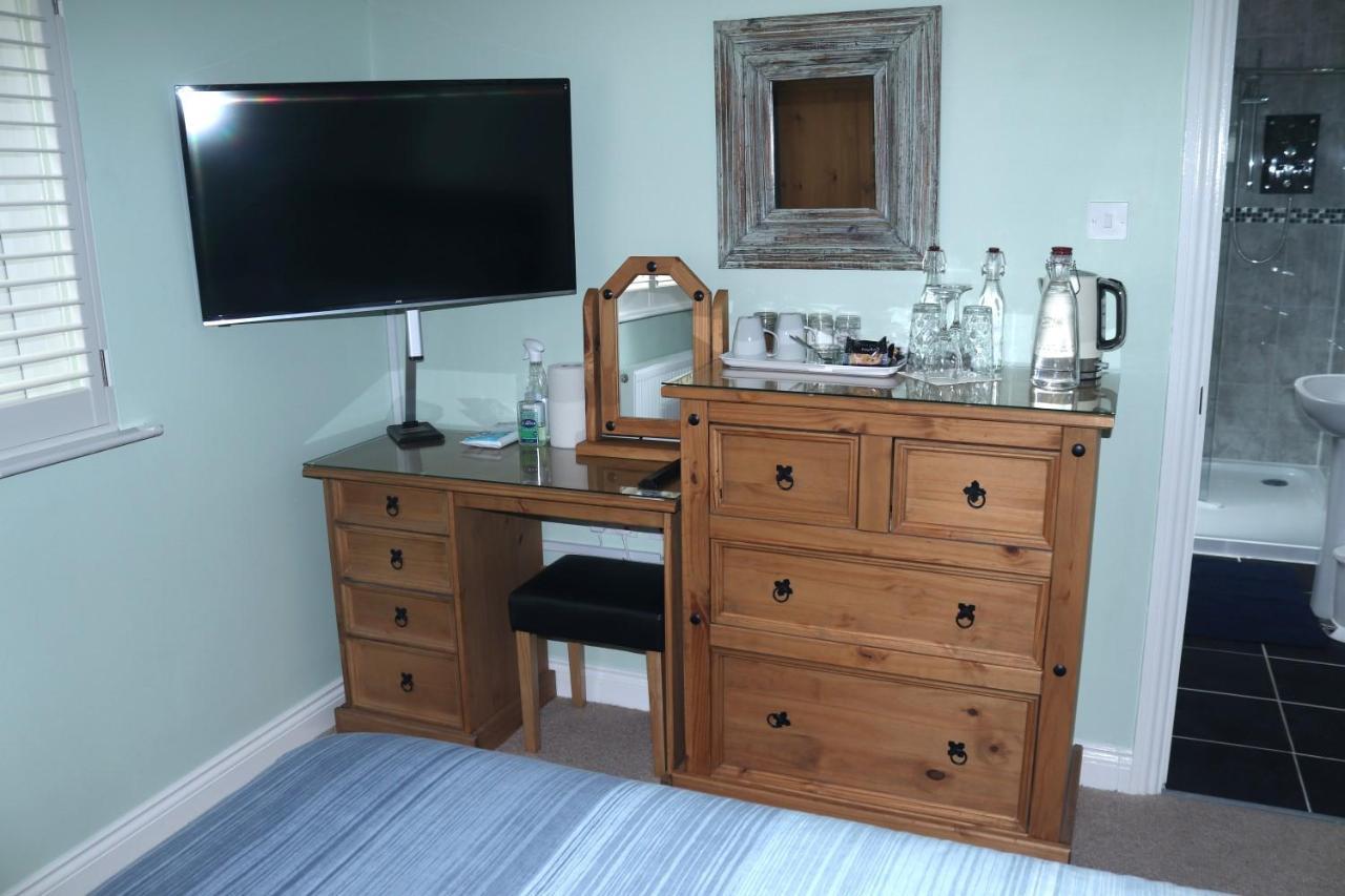 스윈던 Highworth House B&B 외부 사진
