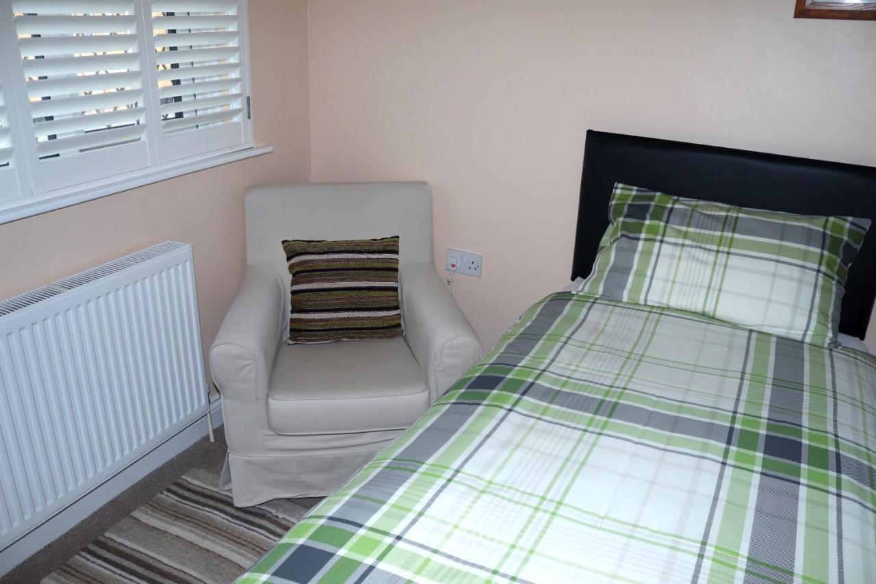 스윈던 Highworth House B&B 외부 사진