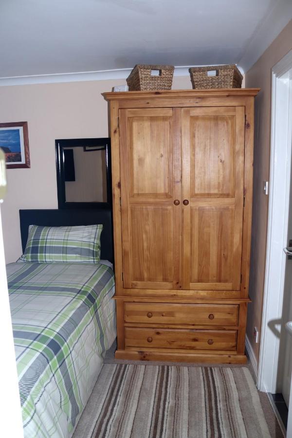 스윈던 Highworth House B&B 외부 사진