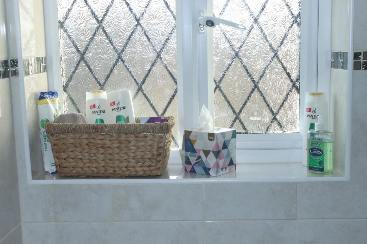 스윈던 Highworth House B&B 외부 사진