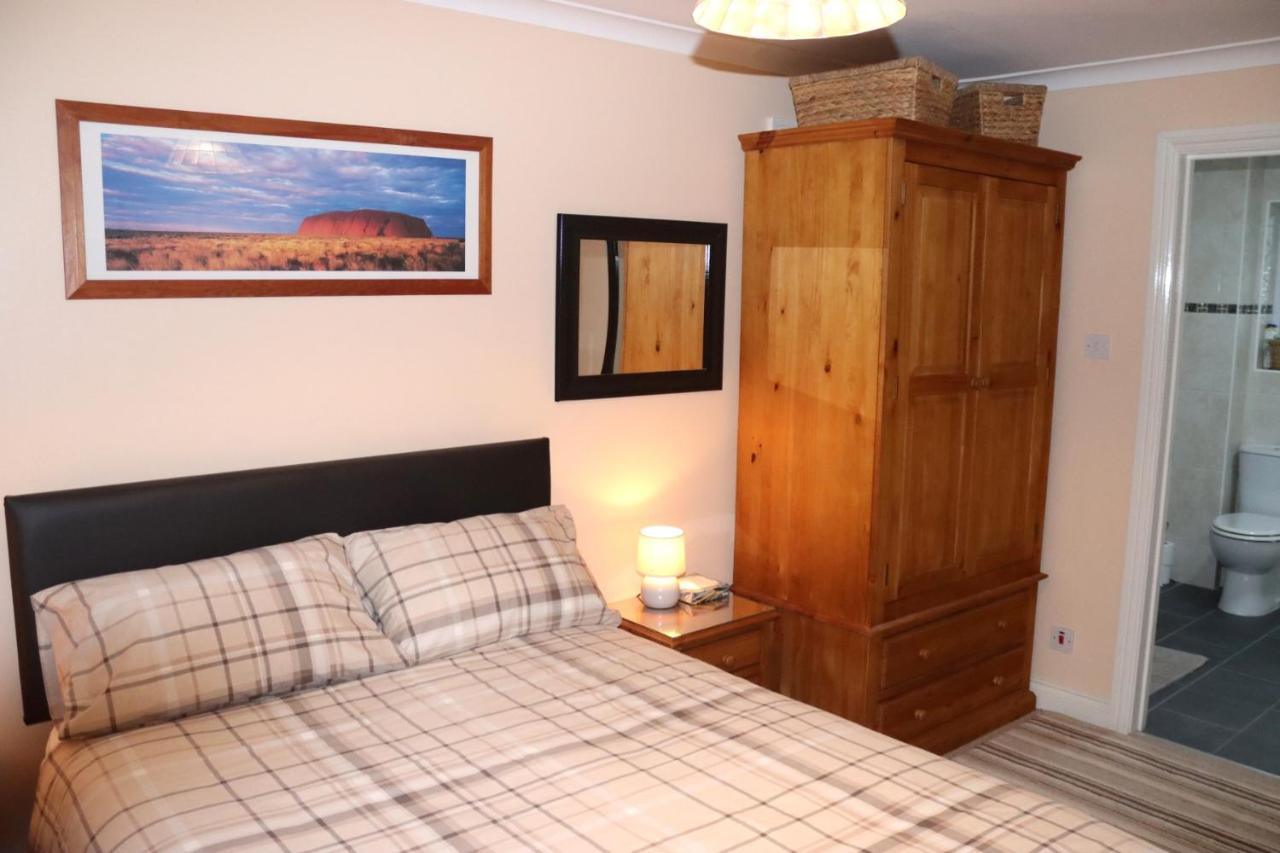 스윈던 Highworth House B&B 외부 사진
