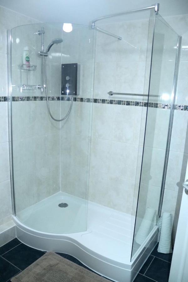스윈던 Highworth House B&B 외부 사진