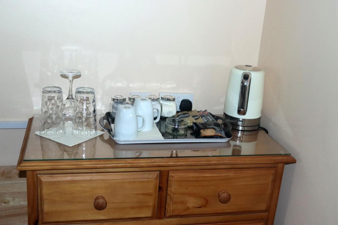 스윈던 Highworth House B&B 외부 사진